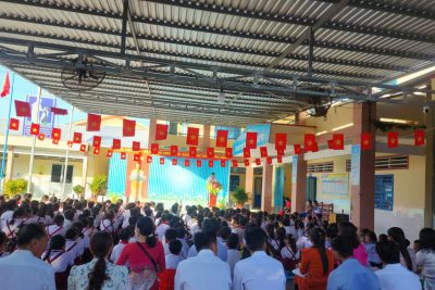 SINH HOẠT DƯỚI CỜ CHÀO MỪNG NGÀY 20/10 CHỦ ĐỀ: “BÚT SÁCH THÂN YÊU”