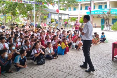 Trường Tiểu học Vĩnh Phong 1 phát động “Chiến dịch làm cho thế giới sạch hơn”